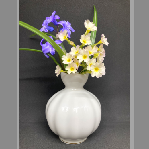 St. Peterburgo porceliano vaza gelėms „Tulip White“ H 11,8 cm paveikslėlis