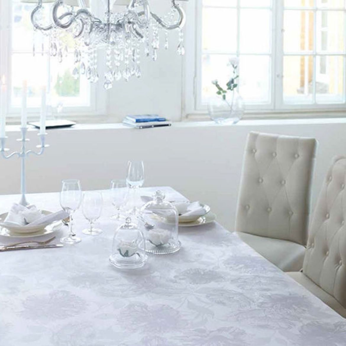 Picture of Damask Table Linen Diana, white