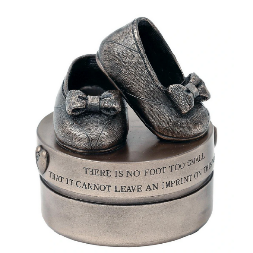 Dėžutė  „Baby Girl Booties“ paveikslėlis