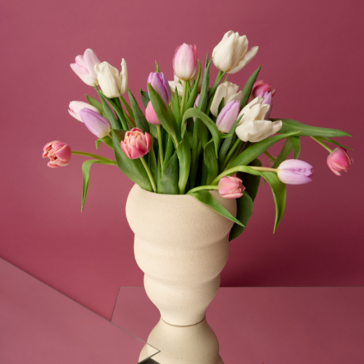 Picture of Hand Turned Vase Curved No. 60