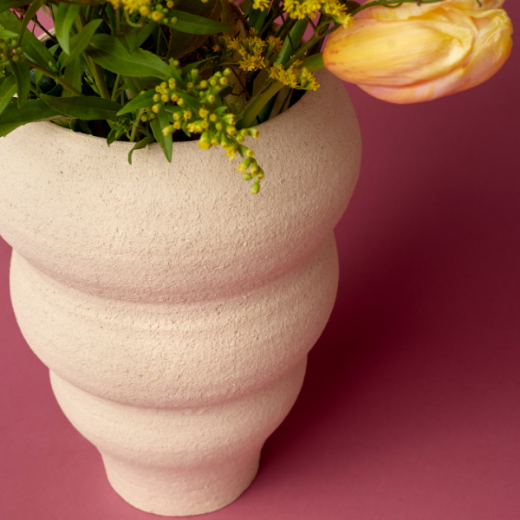 Picture of Hand Turned Vase Curved No. 60