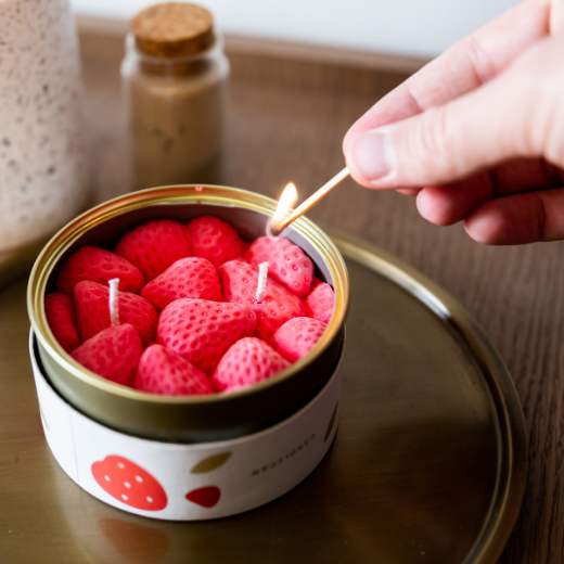Picture of Ripe Strawberries Candle