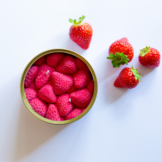 Kvepianti žvakė „Candle Can“  Ripe Strawberries paveikslėlis