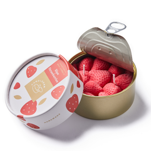 Kvepianti žvakė „Candle Can“  Ripe Strawberries paveikslėlis