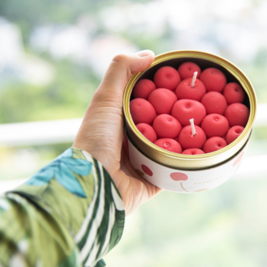 Kvepianti žvake „Candle Can“  Fruity Cherry paveikslėlis